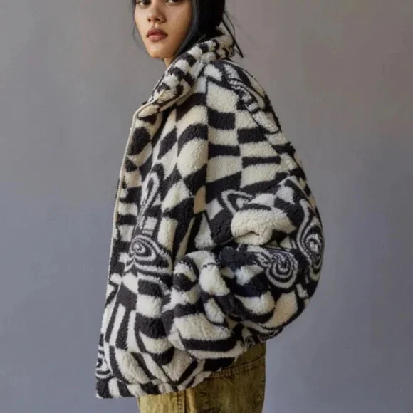 Urban Outfitters Olivia Print Sherpa Butterfly Fleece Black White Teddy Jacket - Picture 3 of 9